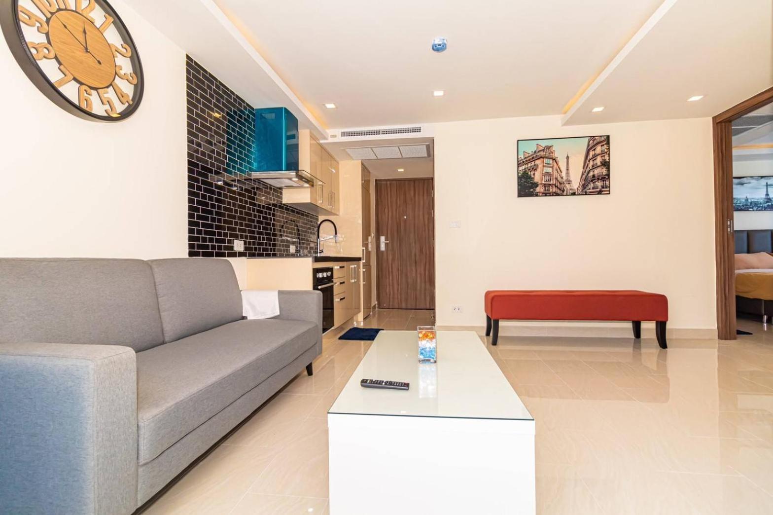 Grand Avenue By Fantasea Beach Pattaya Room photo
